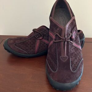Clarks Women's Burgundy Athletic Shoes